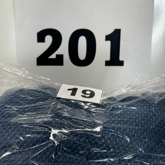 Thomas Sterling Washed Blue Denim-Style Knit Crewneck Sweater Size XL - Picture 7 of 7